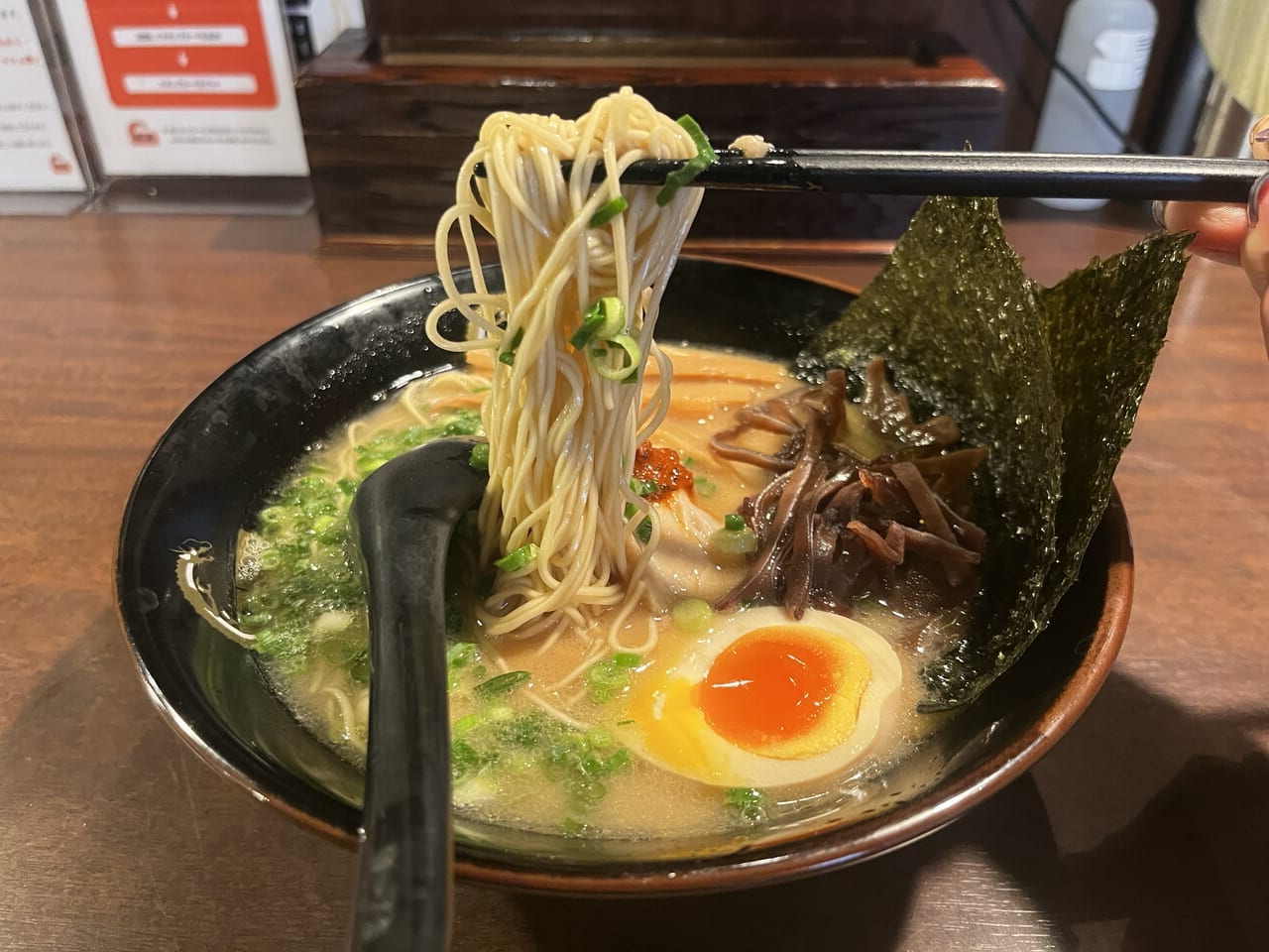 2023年ラーメン康竜那覇松山店ラーメン